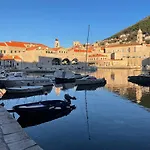 Laura,amazing View! Апартаменты Дубровник