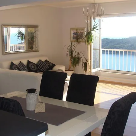 Daire Apartment Laura,Amazing View,Parking! *