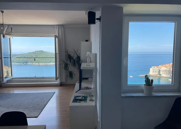 Laura,amazing View! דירה דוברובניק